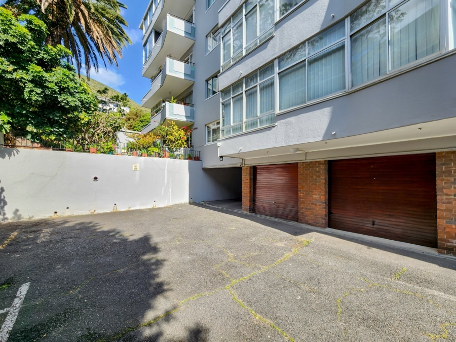 2 Bedroom Property for Sale in Sea Point Western Cape